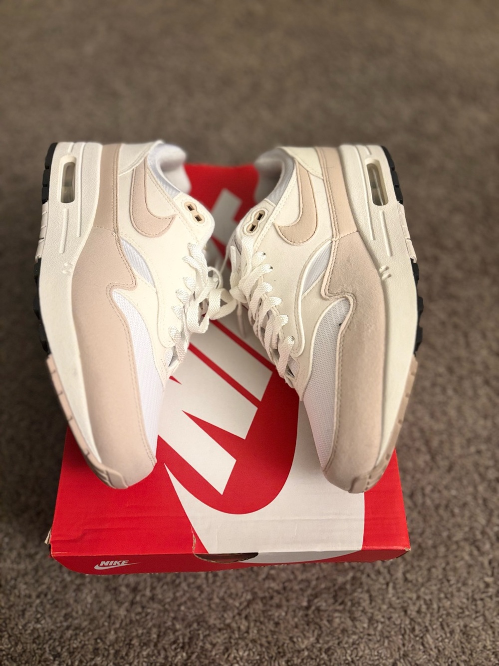 Women's Nike Air Max 1
Pale Ivory Sanddrift White Size 10 Shoes
DZ2628-101